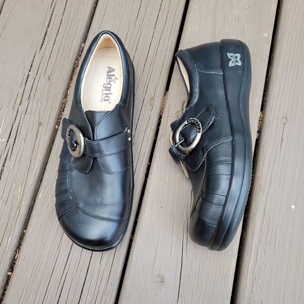 Alegria Khloe Black Leather Hook and Loop Buckle Detail Comfy Platform Clogs‎ 41